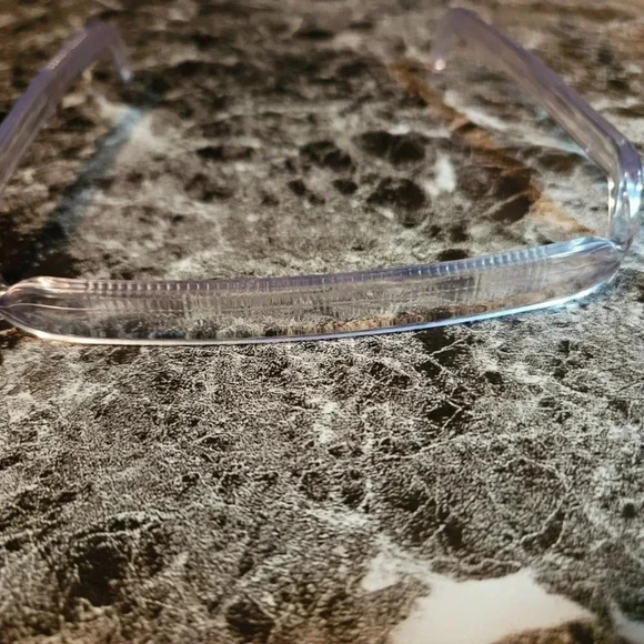 🎁 FREE w/ Purchase |  Clear Sunglasses Frame Shape Plastic Hairband - Picture 8 of 9